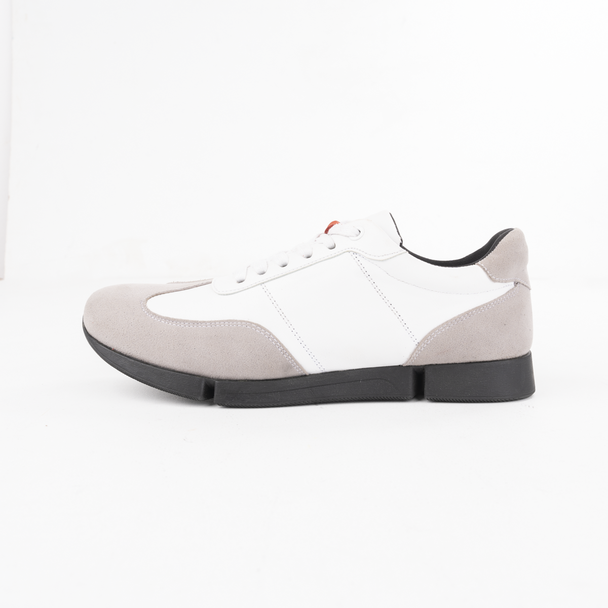 Classic Tone Sneaker