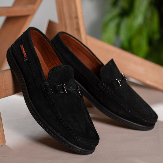 Vans Suede Sneakers – Trendy & Comfortable