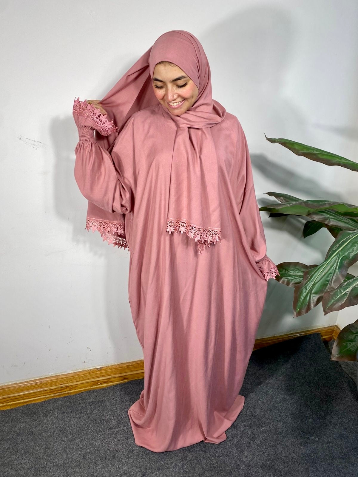 Women's Lace Prayer Isdale