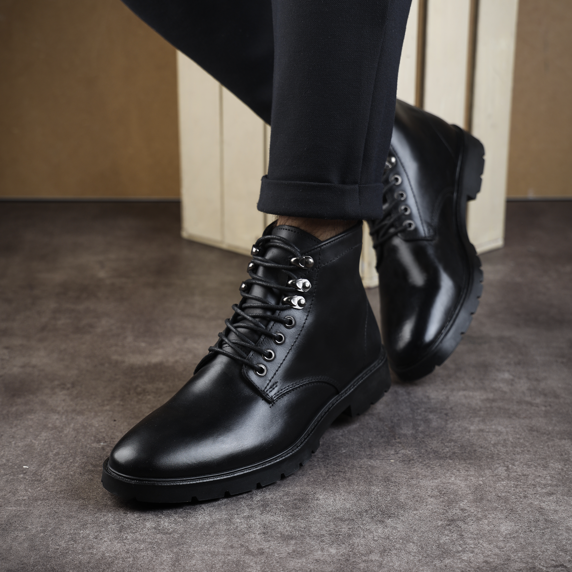 Leather Winter Boots – Stylish & Durable