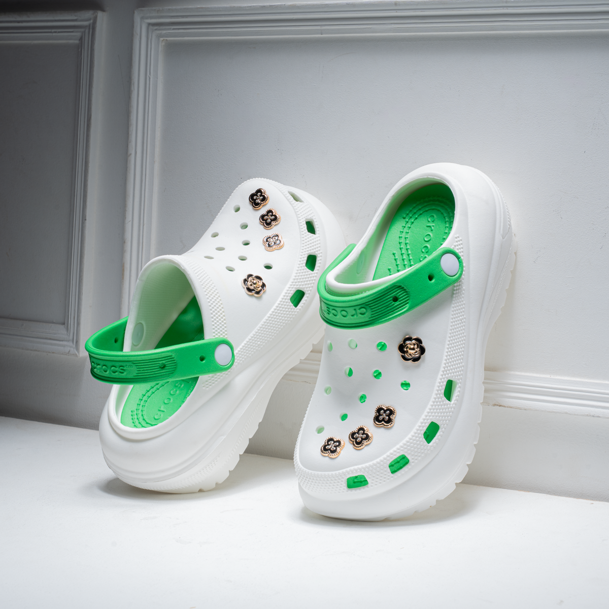Women's Two-Tone Clogs