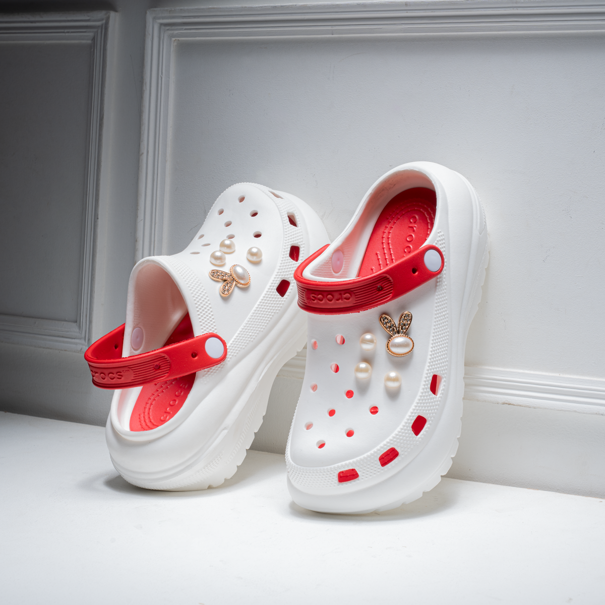 Women's Two-Tone Clogs