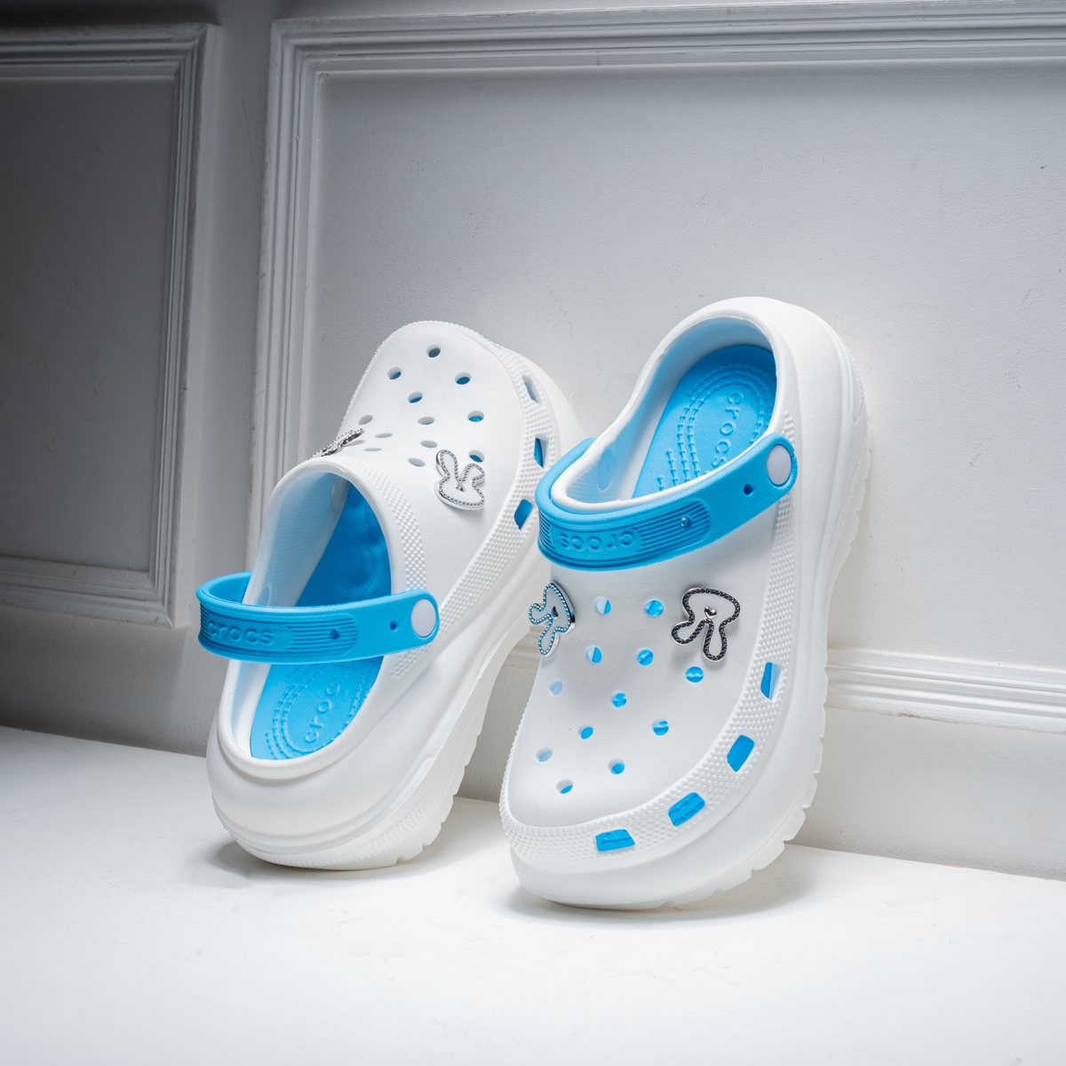 Women's Two-Tone Clogs