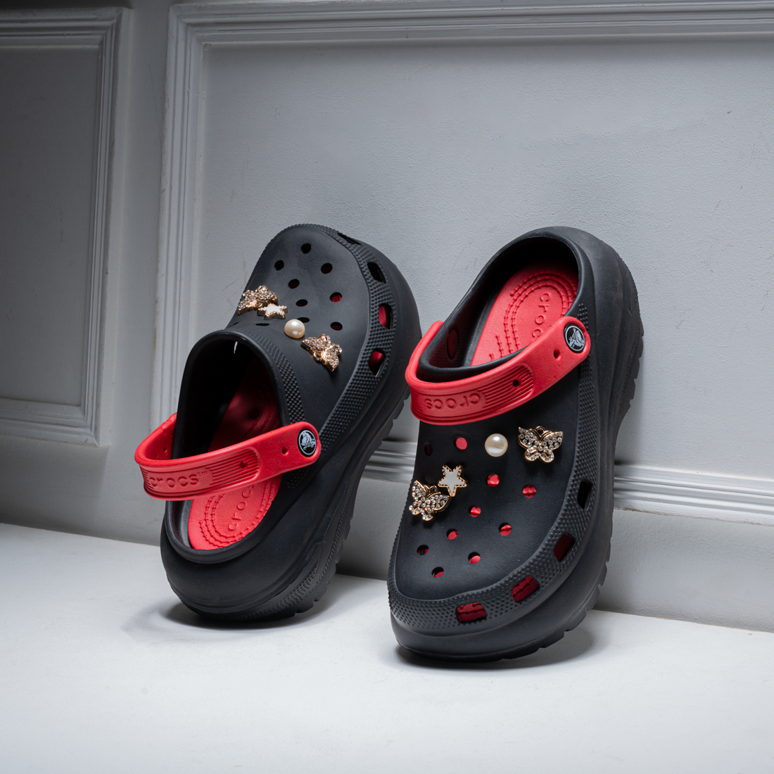 Women's Two-Tone Clogs