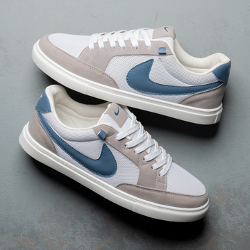Nike Sneaker
