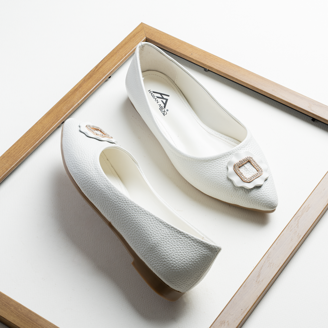 Classic Pointed Flats