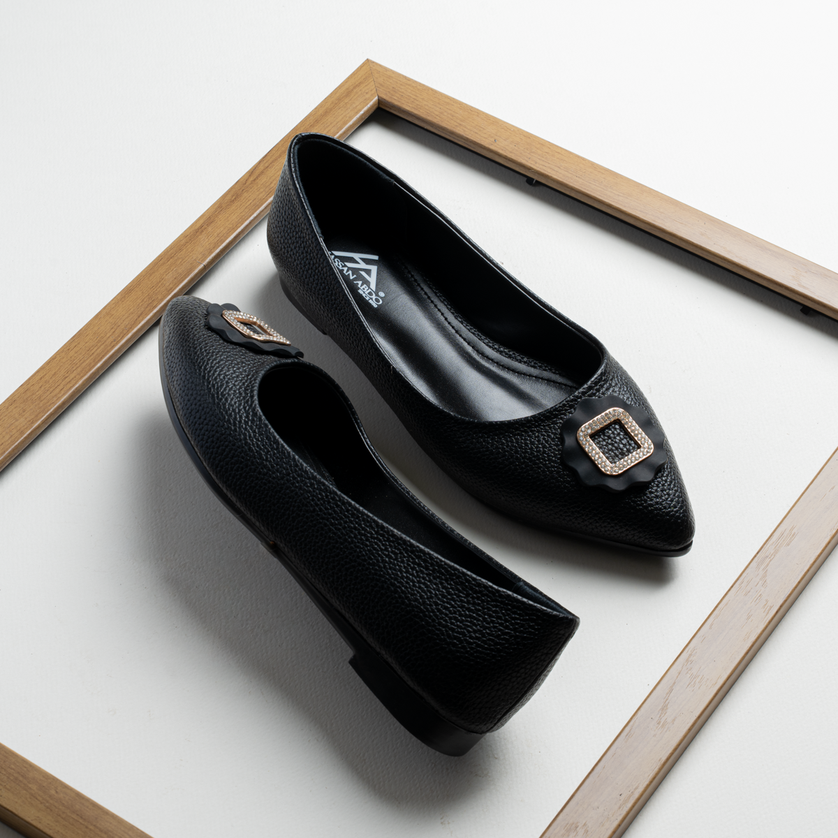 Classic Pointed Flats