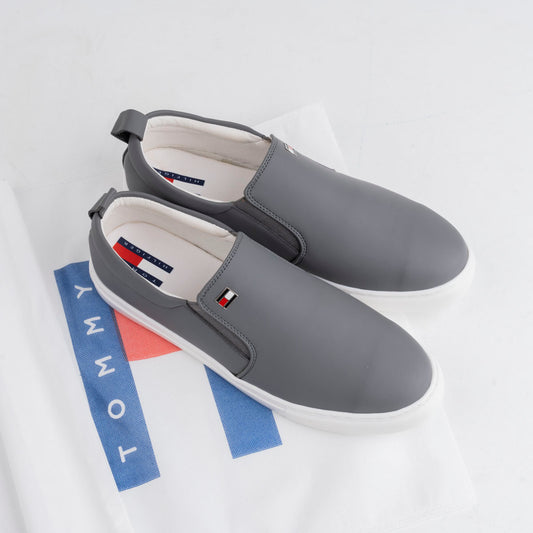 NEW TOMMY SHOES