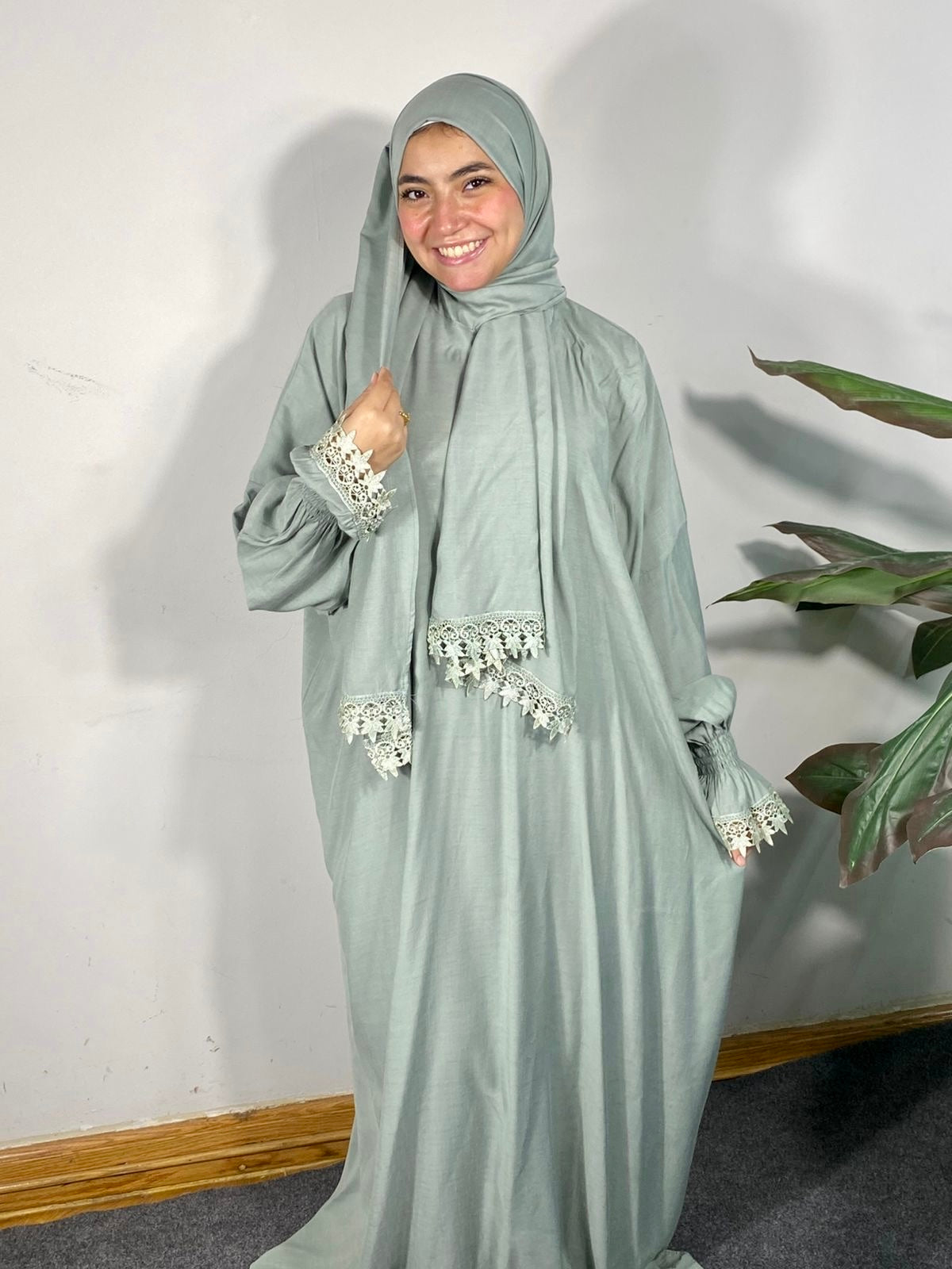 Women's Lace Prayer Isdale
