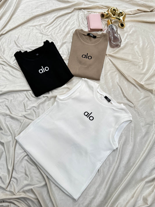 Alo Ribbed Basic Cut Top – One Size