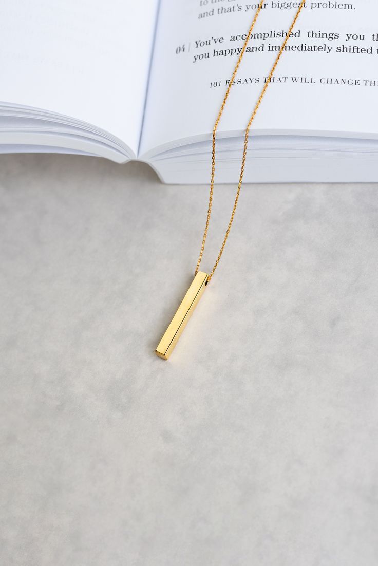 Minimal Necklace